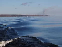 Столкновение двух танкеров с разливом бензина на реке Лена